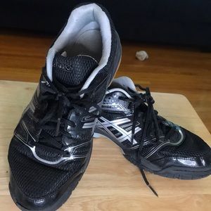 Women’s volleyball shoes size 11 ASICS gel has some wear black